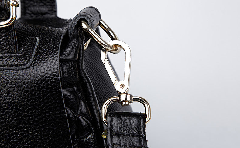 Ultra-Luxe Cowhide Ladies Bag - Step Fearlessly Into Luxury